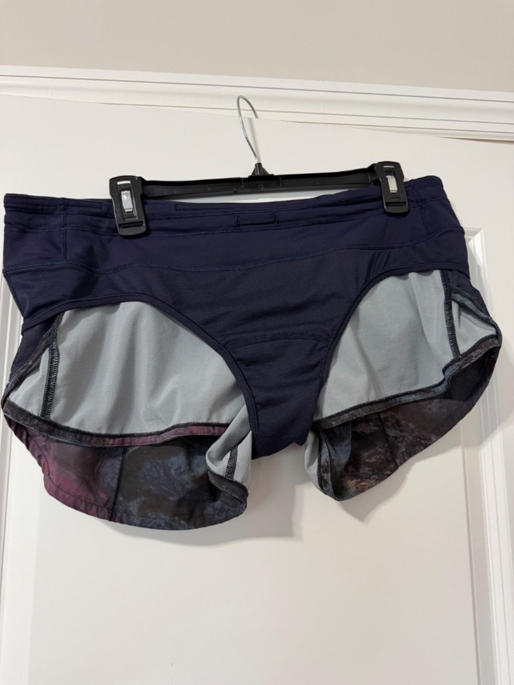 Lululemon Speed Up 2.5 low rise running shorts.  Multicolor - Picture 8 of 8